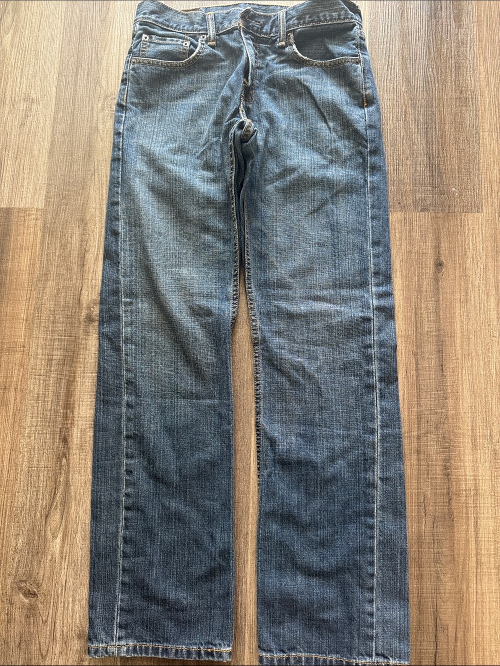 Levi's Slim Straight Jeans in Medium Blue Wash